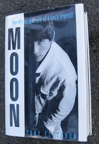 Moon - the life and death of a rock legend av Tony Fletcher